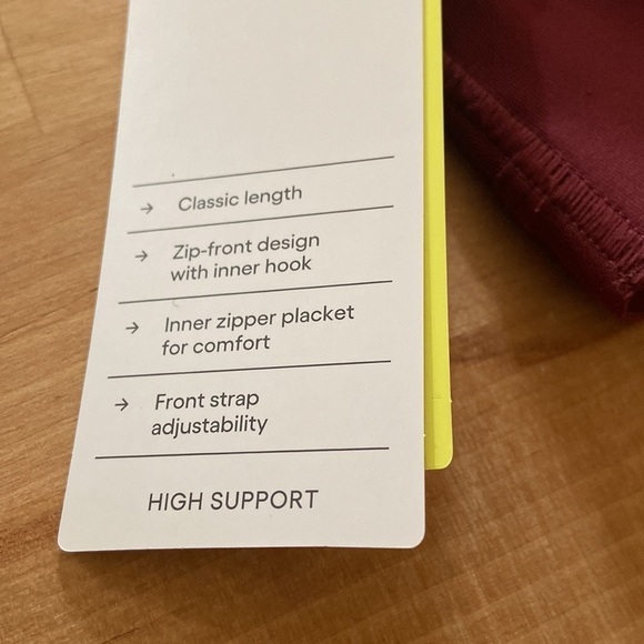 All in Motion High Support
Sculpt Zip-Front Mesh Cross-back Sports Bra - Picture 4 of 8